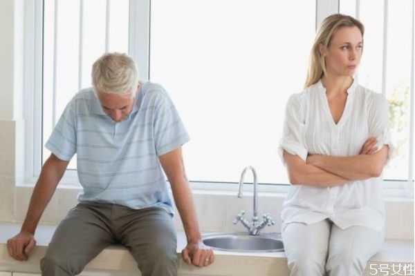 老公堅(jiān)決離婚如何挽回 有這幾點(diǎn)就不要去挽回了 老公堅(jiān)決離婚如何挽回 有這幾點(diǎn)就不要去挽回了