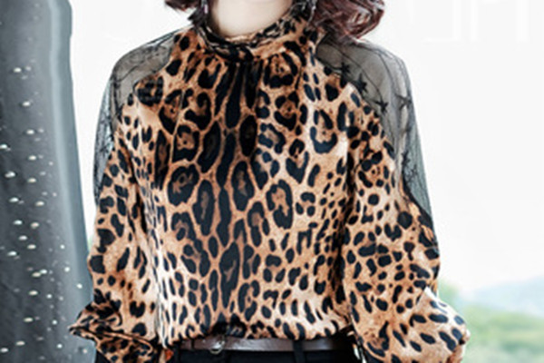 豹紋服裝怎么搭配 豹紋服裝的搭配方法 豹紋服裝怎么搭配 豹紋服裝的搭配方法