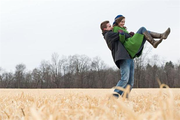 怎樣和喜歡的人聊天不被嫌煩 和喜歡的人聊天該怎么聊 怎樣和喜歡的人聊天不被嫌煩 和喜歡的人聊天該怎么聊