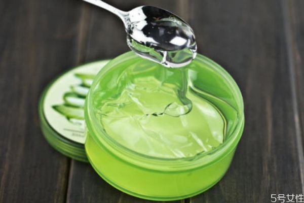 擦完蘆薈膠為什么會搓泥 擦完蘆薈膠搓泥的原因 擦完蘆薈膠為什么會搓泥 擦完蘆薈膠搓泥的原因