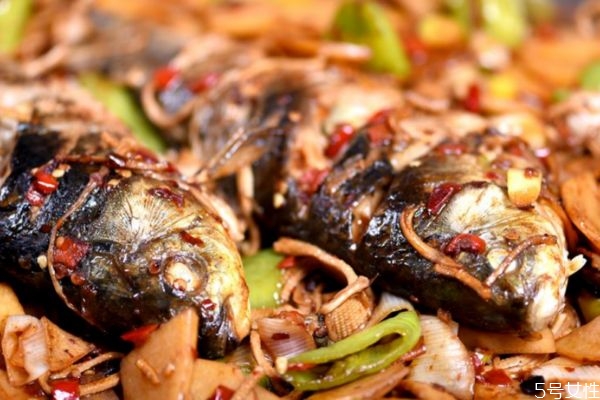 烤箱怎么做烤魚(yú) 烤箱做烤魚(yú)的方法 烤箱怎么做烤魚(yú) 烤箱做烤魚(yú)的方法