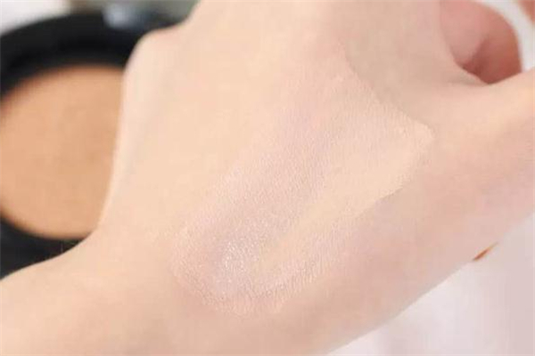 完美日記牛奶肌氣墊色號選擇 完美日記牛奶肌氣墊最白色號 完美日記牛奶肌氣墊色號選擇 完美日記牛奶肌氣墊最白色號