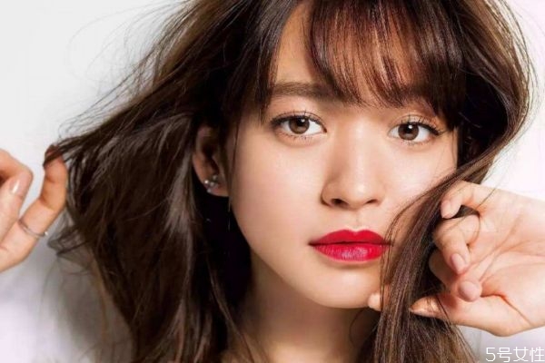 口紅怎么涂好看 口紅的簡單涂發(fā) 口紅怎么涂好看 口紅的簡單涂發(fā)