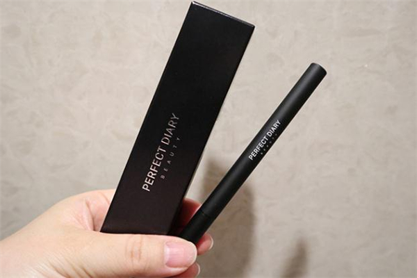 完美日記眼線液筆容易暈妝嗎 完美日記眼線液筆會掉渣嗎 完美日記眼線液筆容易暈妝嗎 完美日記眼線液筆會掉渣嗎