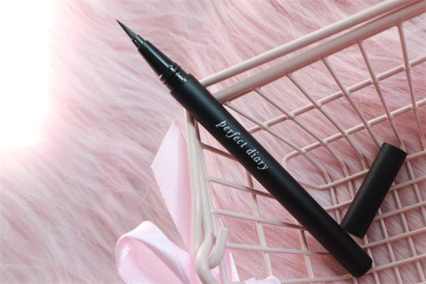 完美日記眼線液筆容易暈妝嗎 完美日記眼線液筆會掉渣嗎 完美日記眼線液筆容易暈妝嗎 完美日記眼線液筆會掉渣嗎