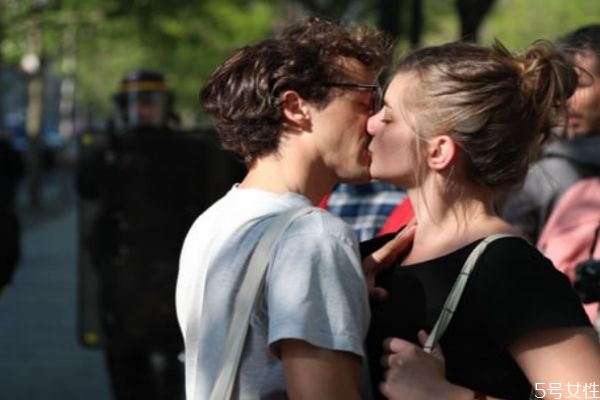 怎么測試一個女人是否出軌 測試女人出軌辦法 怎么測試一個女人是否出軌 測試女人出軌辦法