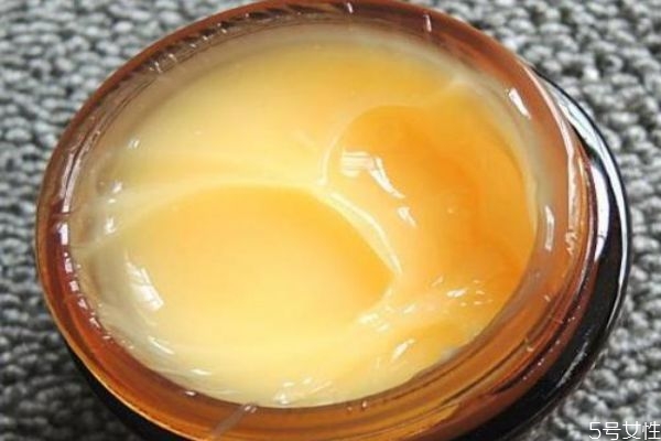 蛇毒眼霜多少錢一瓶 蛇毒眼霜使用注意事項 蛇毒眼霜多少錢一瓶 蛇毒眼霜使用注意事項