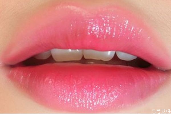 鍛光口紅是什么意思 鍛光口紅和啞光口紅的區(qū)別 鍛光口紅是什么意思 鍛光口紅和啞光口紅的區(qū)別