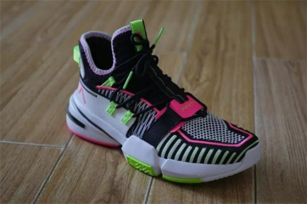 安踏輕狂一代實(shí)戰(zhàn)測評(píng) 安踏輕狂一代開箱報(bào)告 安踏輕狂一代實(shí)戰(zhàn)測評(píng) 安踏輕狂一代開箱報(bào)告