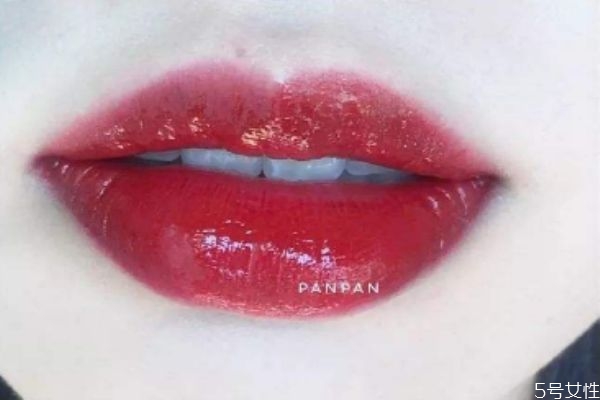 唇釉怎么涂可以成膜 唇釉涂多久了可以成膜 唇釉怎么涂可以成膜 唇釉涂多久了可以成膜