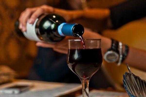 減肥期間能喝紅酒嗎 紅酒可以在減肥期間喝嗎 減肥期間能喝紅酒嗎 紅酒可以在減肥期間喝嗎