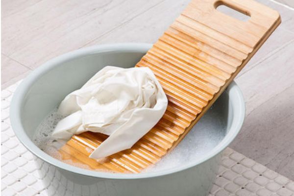 bb霜弄到衣服上怎么洗 衣服上沾到bb霜怎么辦 bb霜弄到衣服上怎么洗 衣服上沾到bb霜怎么辦