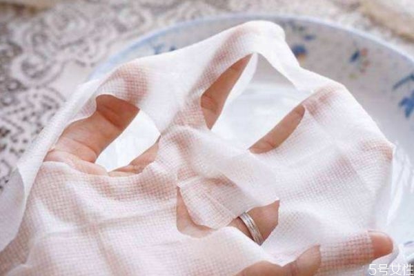 敷完面膜后不洗臉有什么壞處 敷完面膜后不洗臉的壞處 敷完面膜后不洗臉有什么壞處 敷完面膜后不洗臉的壞處