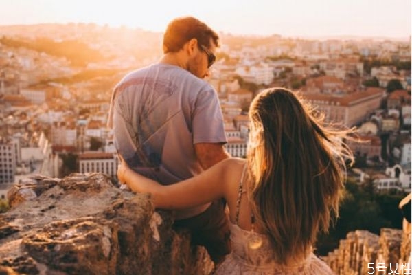 夫妻分房睡傷害的是誰 長(zhǎng)期分房睡的夫妻關(guān)系 夫妻分房睡傷害的是誰 長(zhǎng)期分房睡的夫妻關(guān)系