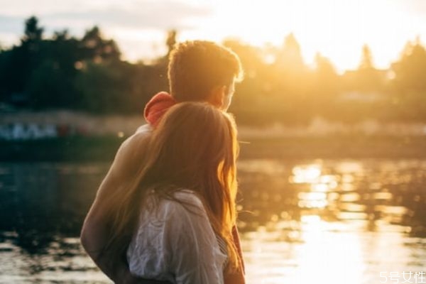 夫妻之間誰(shuí)最怕離婚 夫妻為什么會(huì)離婚 夫妻之間誰(shuí)最怕離婚 夫妻為什么會(huì)離婚