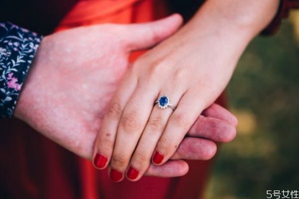 夫妻之間誰(shuí)最怕離婚 夫妻為什么會(huì)離婚 夫妻之間誰(shuí)最怕離婚 夫妻為什么會(huì)離婚