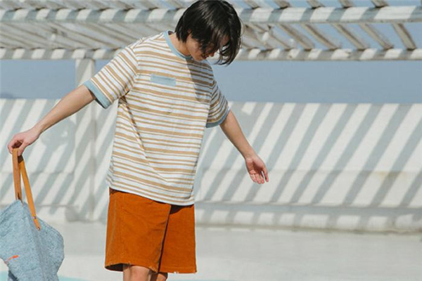 橘色短褲配什么上衣 橘色短褲搭配圖片 橘色短褲配什么上衣 橘色短褲搭配圖片