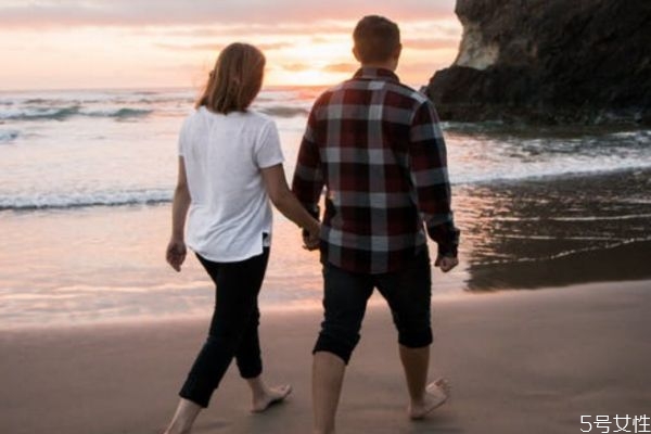 初戀適合結(jié)婚嗎 為什么說(shuō)初戀很難結(jié)婚 初戀適合結(jié)婚嗎 為什么說(shuō)初戀很難結(jié)婚