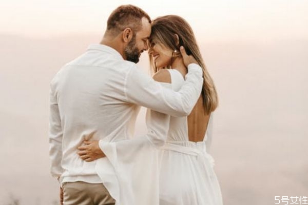 初戀適合結(jié)婚嗎 為什么說(shuō)初戀很難結(jié)婚 初戀適合結(jié)婚嗎 為什么說(shuō)初戀很難結(jié)婚