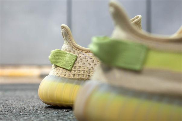 yeezy350亞麻真假辨別 yeezy350flax新亞洲限定測評 yeezy350亞麻真假辨別 yeezy350flax新亞洲限定測評