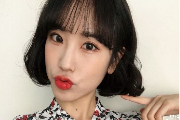 鴨舌帽時(shí)候什么發(fā)型的女生 什么發(fā)型的女生時(shí)候鴨舌帽 鴨舌帽時(shí)候什么發(fā)型的女生 什么發(fā)型的女生時(shí)候鴨舌帽