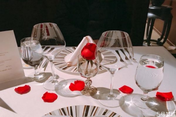 情侶約會(huì)可以去那里 情侶約會(huì)去那里好 情侶約會(huì)可以去那里 情侶約會(huì)去那里好