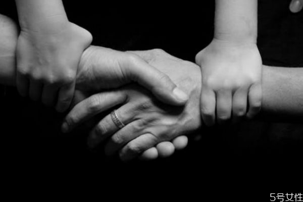 老公嫌我煩怎么辦 老公嫌你煩不想搭理你 老公嫌我煩怎么辦 老公嫌你煩不想搭理你