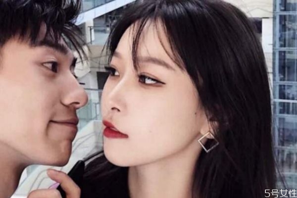 女生過了熱戀是什么樣的 女生過了熱戀的表現(xiàn) 女生過了熱戀是什么樣的 女生過了熱戀的表現(xiàn)