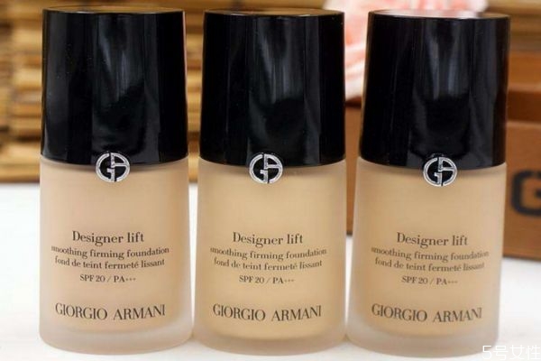 粉底液是不是要選跟膚色一樣 粉底液要白一點還是自然色 粉底液是不是要選跟膚色一樣 粉底液要白一點還是自然色