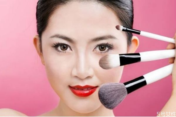 長期化妝后的皮膚特征 停止化妝皮膚會變好嗎 長期化妝后的皮膚特征 停止化妝皮膚會變好嗎
