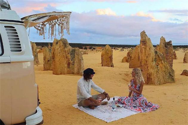 同學(xué)聚會(huì)碰到前男友怎么辦 有前任參加的聚會(huì)還去嗎 同學(xué)聚會(huì)碰到前男友怎么辦 有前任參加的聚會(huì)還去嗎