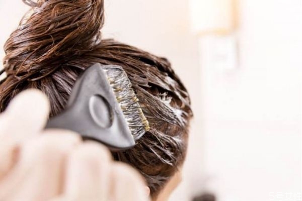 染發(fā)第二天洗有影響嗎 第一天染發(fā)第二天可以洗嗎 染發(fā)第二天洗有影響嗎 第一天染發(fā)第二天可以洗嗎