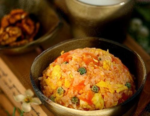 番茄炒飯?jiān)趺醋?番茄炒飯的正確做法 番茄炒飯?jiān)趺醋?番茄炒飯的正確做法