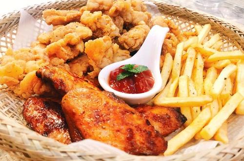 炒飯和炸雞哪個熱量高 炸雞的主要營養(yǎng)成分是什么