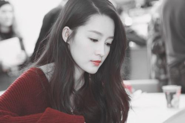 女生為什么會(huì)摸男生頭發(fā) 女生為什么不能隨便摸男生頭發(fā) 女生為什么會(huì)摸男生頭發(fā) 女生為什么不能隨便摸男生頭發(fā)