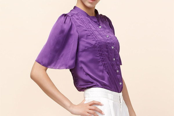 紫色上衣怎么搭配 紫色上衣的搭配方法 紫色上衣怎么搭配 紫色上衣的搭配方法