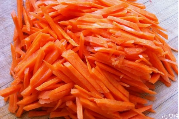 胡蘿卜發(fā)芽還能吃嗎 胡蘿卜為什么會發(fā)芽