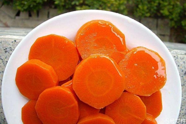 胡蘿卜和西紅柿能一起吃嗎 胡蘿卜和西紅柿一起吃會怎樣 胡蘿卜和西紅柿能一起吃嗎 胡蘿卜和西紅柿一起吃會怎樣