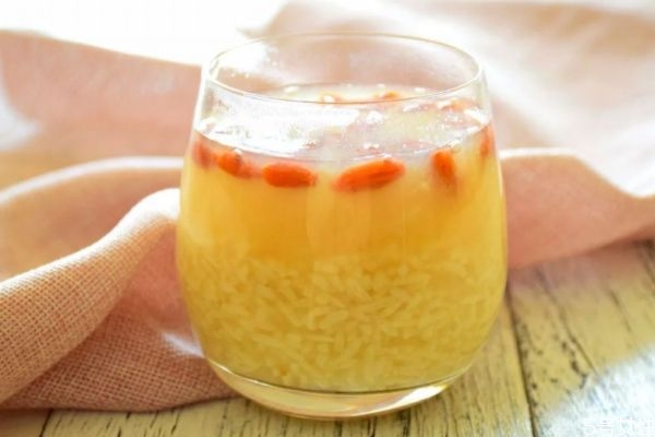 女人喝米酒的好處有什么 女人喝米酒有什么作用 女人喝米酒的好處有什么 女人喝米酒有什么作用