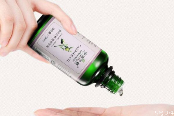 荷荷巴油護發(fā)方法 荷荷巴油護發(fā)步驟