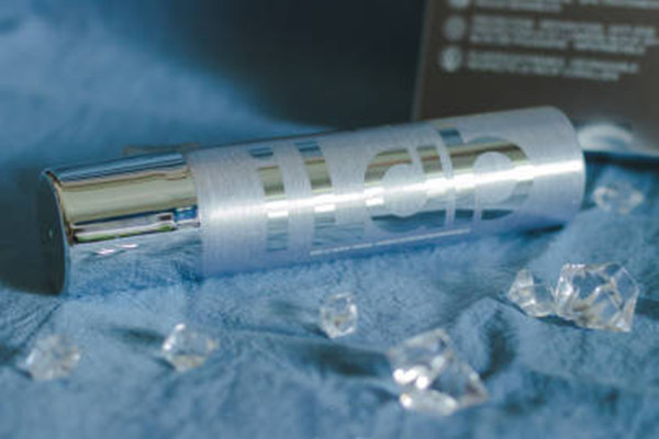 iLab小透明唇膏滋潤(rùn)嗎 iLab小透明唇膏有味道嗎