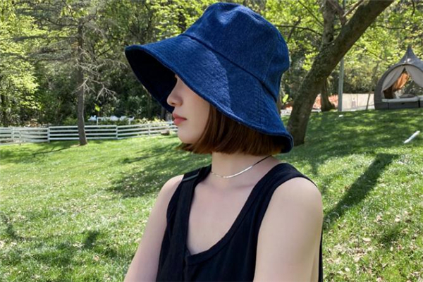 牛仔漁夫帽配什么發(fā)型好看 牛仔漁夫帽適合什么發(fā)型 牛仔漁夫帽配什么發(fā)型好看 牛仔漁夫帽適合什么發(fā)型