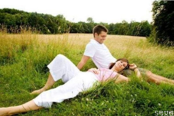 宣布戀愛好玩的文案 宣布戀情發(fā)什么文案比較好玩 宣布戀愛好玩的文案 宣布戀情發(fā)什么文案比較好玩