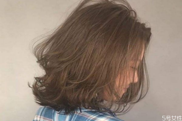 煙草棕發(fā)色顯白嗎 煙草棕發(fā)色容易掉色嗎 煙草棕發(fā)色顯白嗎 煙草棕發(fā)色容易掉色嗎