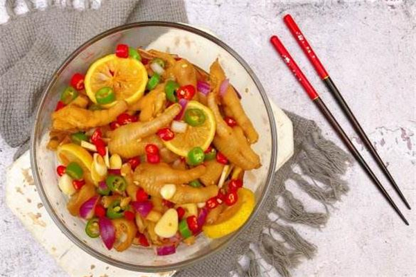 檸檬雞爪泡多久好吃 檸檬雞爪不入味怎么辦 檸檬雞爪泡多久好吃 檸檬雞爪不入味怎么辦