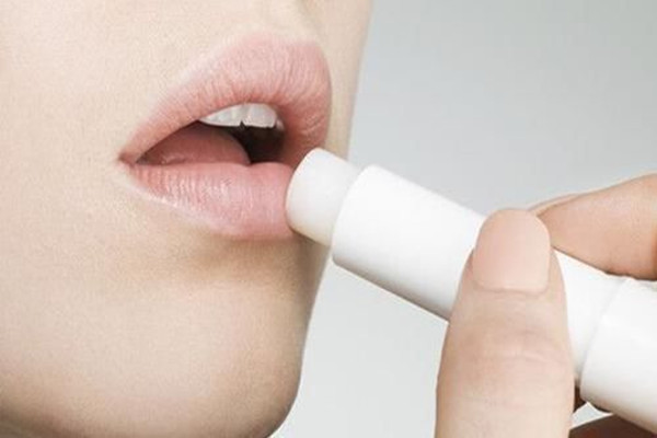 學(xué)生素顏妝怎么畫 學(xué)生素顏妝的畫法 學(xué)生素顏妝怎么畫 學(xué)生素顏妝的畫法