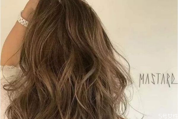 蜜茶棕適合黑皮嗎 蜜茶棕顯白嗎 蜜茶棕適合黑皮嗎 蜜茶棕顯白嗎