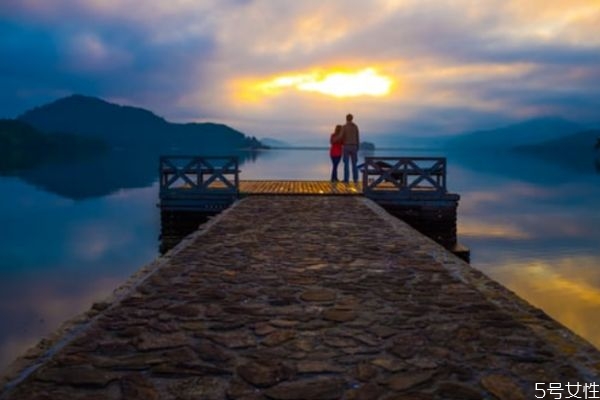 真心喜歡和隨便撩撩的區(qū)別 真心喜歡會急于想確立關(guān)系 真心喜歡和隨便撩撩的區(qū)別 真心喜歡會急于想確立關(guān)系