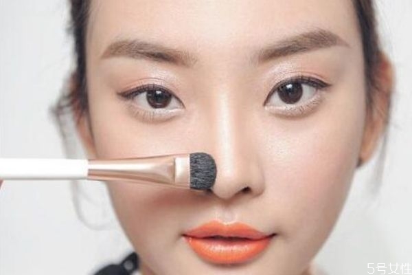 如何預(yù)防鼻子卡粉 如何解決鼻子卡粉 如何預(yù)防鼻子卡粉 如何解決鼻子卡粉