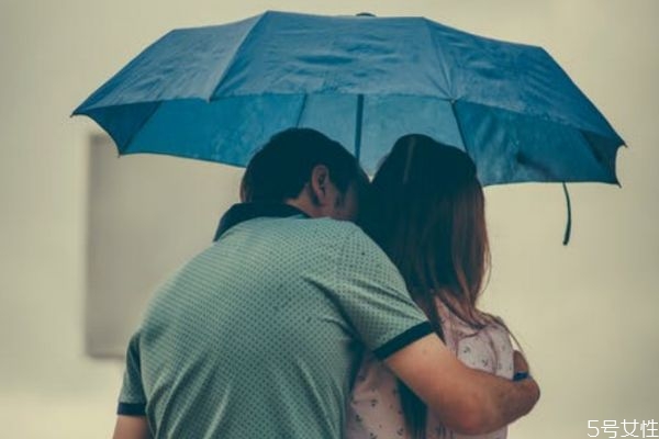 怎樣發(fā)信息暗示想他了 讓男人聽(tīng)了更愛(ài)你的話 怎樣發(fā)信息暗示想他了 讓男人聽(tīng)了更愛(ài)你的話